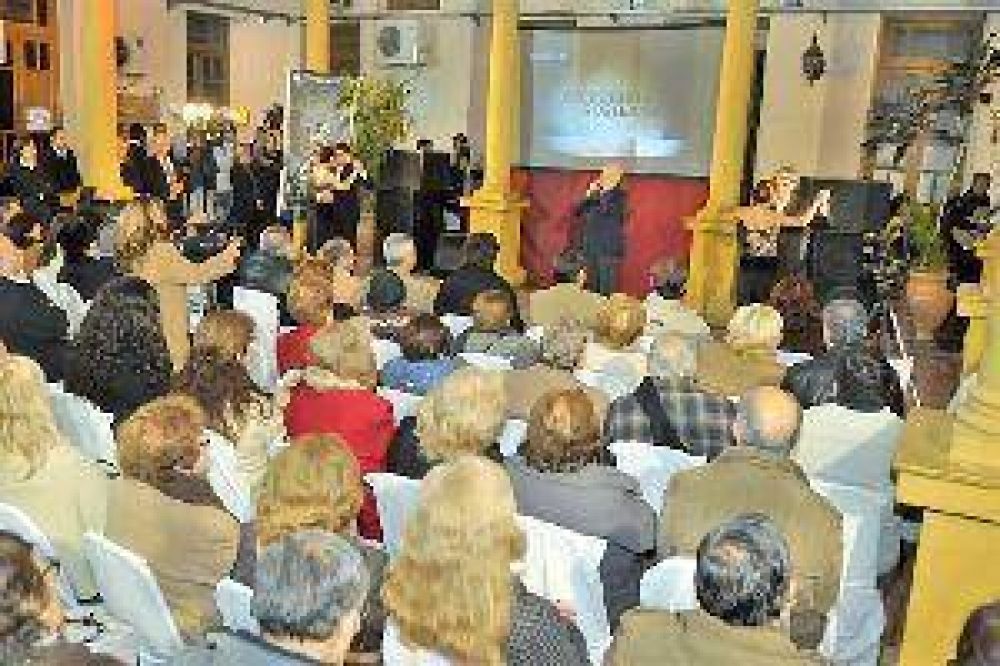 Recordaron a Carlos Gardel con el Encuentro Provincial de Tango