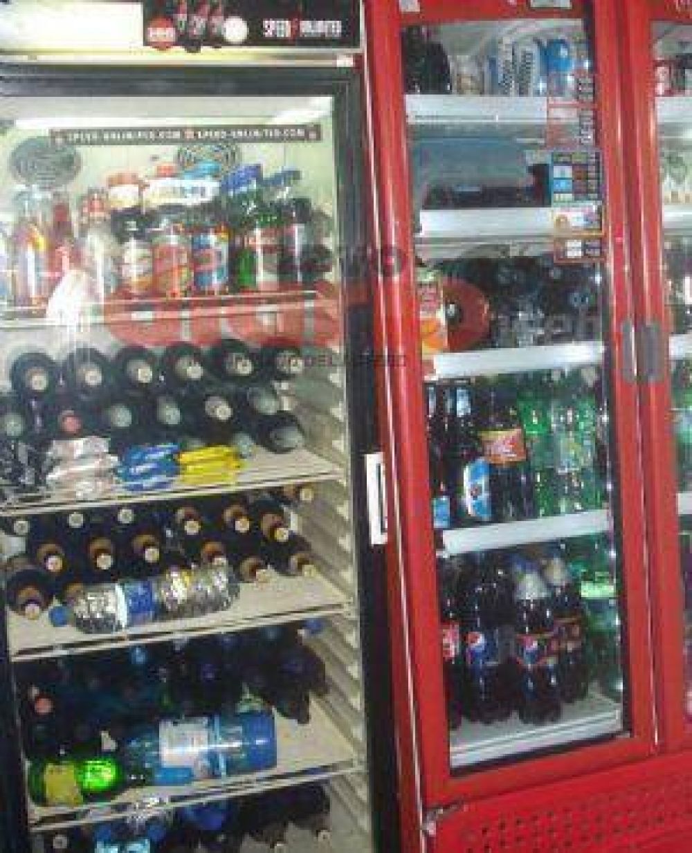 Denuncian expendio de alcohol a menores