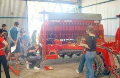 Otorgar�n aportes a escuelas t�cnicas y agrot�cnicas de la Provincia