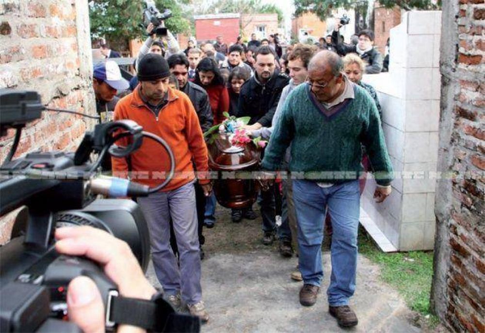 El doloroso adi�s a Luz Milagros