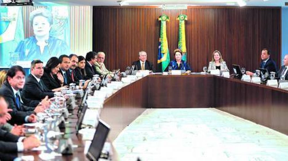 Dilma quiere m�s castigo para corruptos y una reforma pol�tica