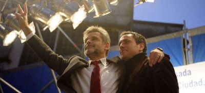 El PJ porte�o planea un feroz corte de boleta contra Cabandi�