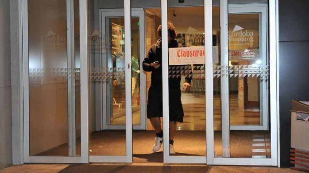 Clausuraron el Circo Rodas y el shopping de Villa Cabrera