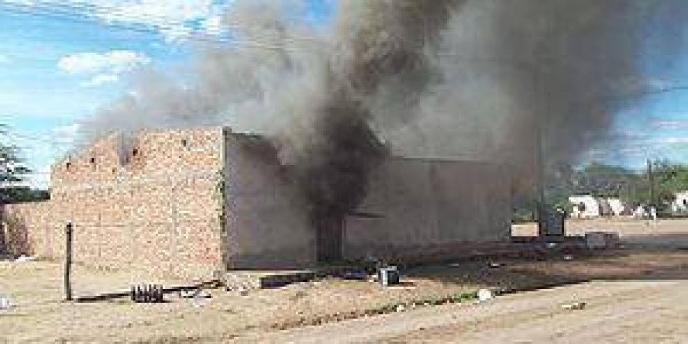 Ing. Ju�rez: abor�genes incendian casa por una muerte