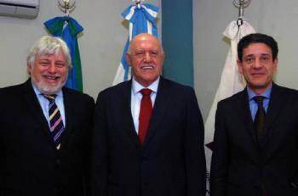 Hurlingham firm� con Telecom importante acuerdo tecnol�gico