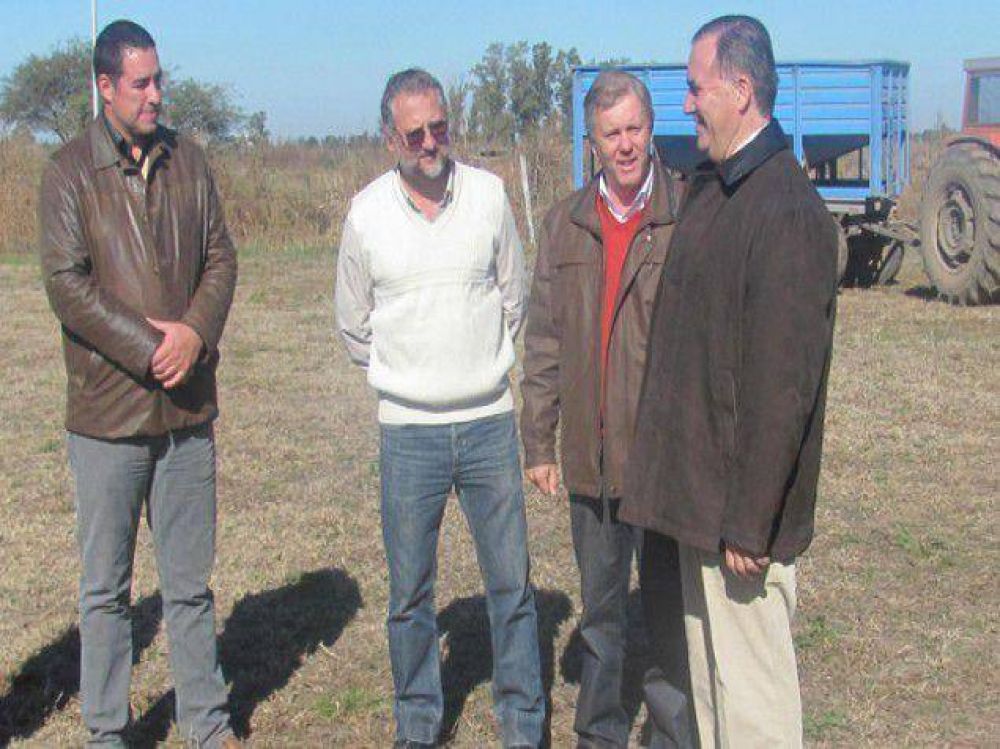El ministro de Agricultura de la provincia visit� Freyre
