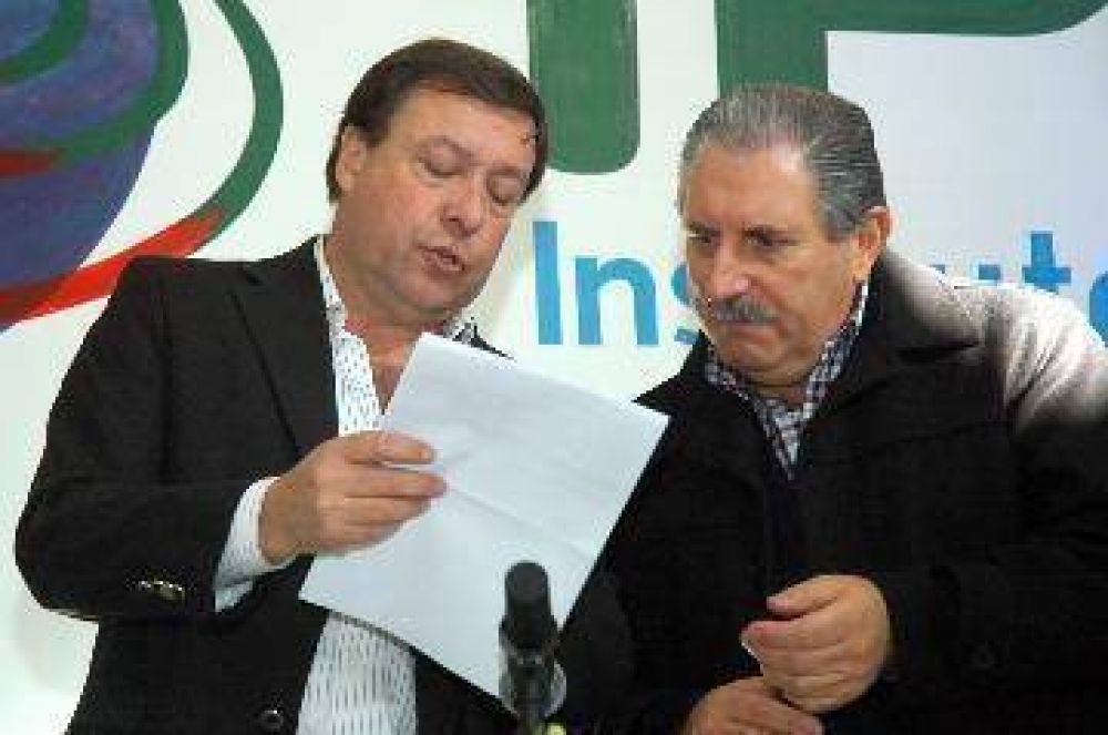 R�o Negro paga desde el lunes sueldo y aguinaldo