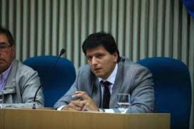 �CFK aprob� un adelanto de 110.000.000 de pesos a cuenta de futuras regal�as para el pago de los aguinaldos�
