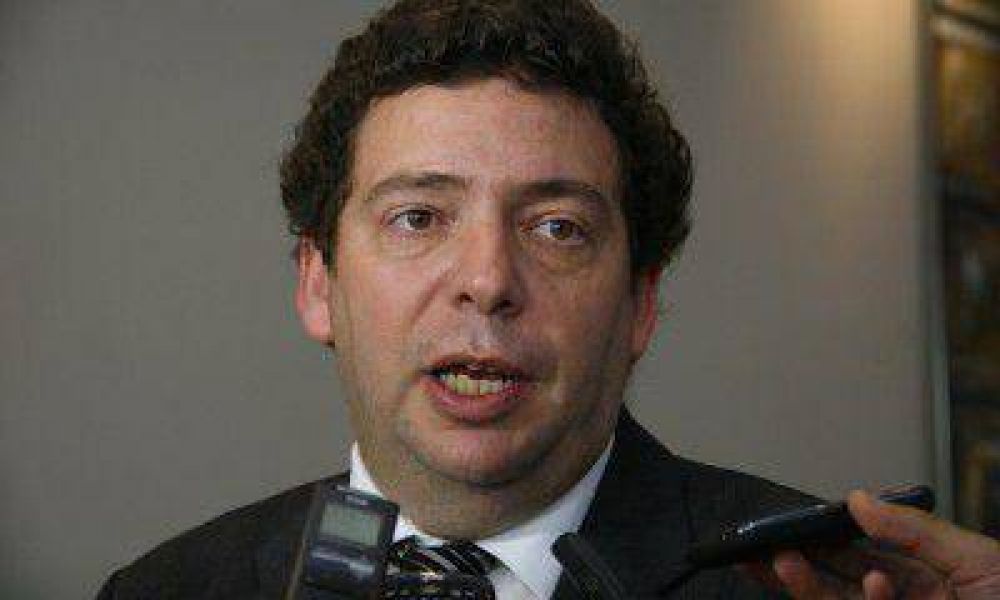 Marcelo Barg defendi� en la Legislatura la intervenci�n de Coprosamen