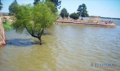 La crecida del r�o y un efecto �arrastre� afectar�an a unos 5 barrios en Capital