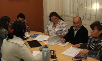 Pese a una marcha, la Comuna reanud� la Mesa Laboral con Aoem y abri� otra con ATE