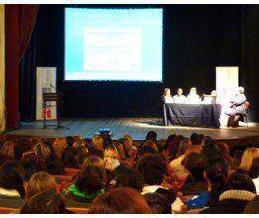 Debate sobre educaci�n y conflictos  