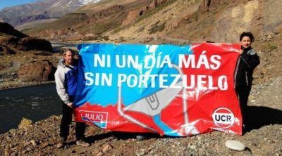 Cobos, en campa�a, insiste por Portezuelo del Viento