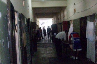 Piden la detenci�n de siete penitenciarios por torturas a presos en la U-7