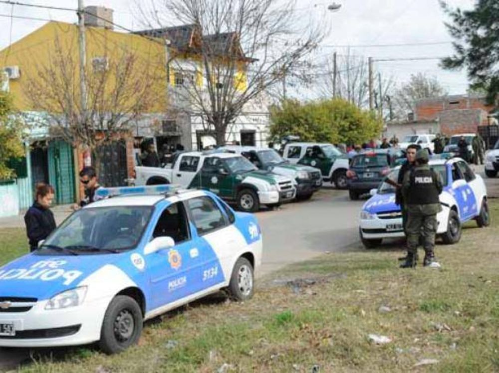 De un polic�a a un narco: "Amigo, �te dijeron que ma�ana hay quince allanamientos de la UR II?"