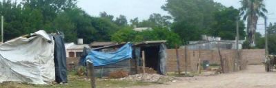 Vecinos denuncian a familias por usurpaci�n de terrenos en barrio de S�enz Pe�a