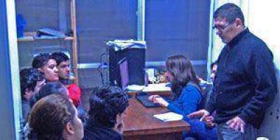 Asesoran a personas enga�adas con viviendas