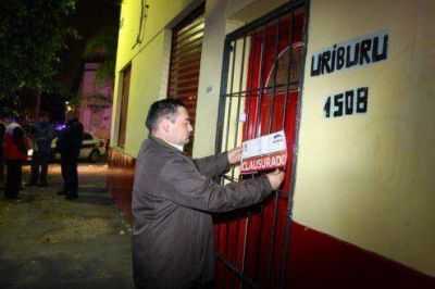 Otro prost�bulo clausurado en San Mart�n