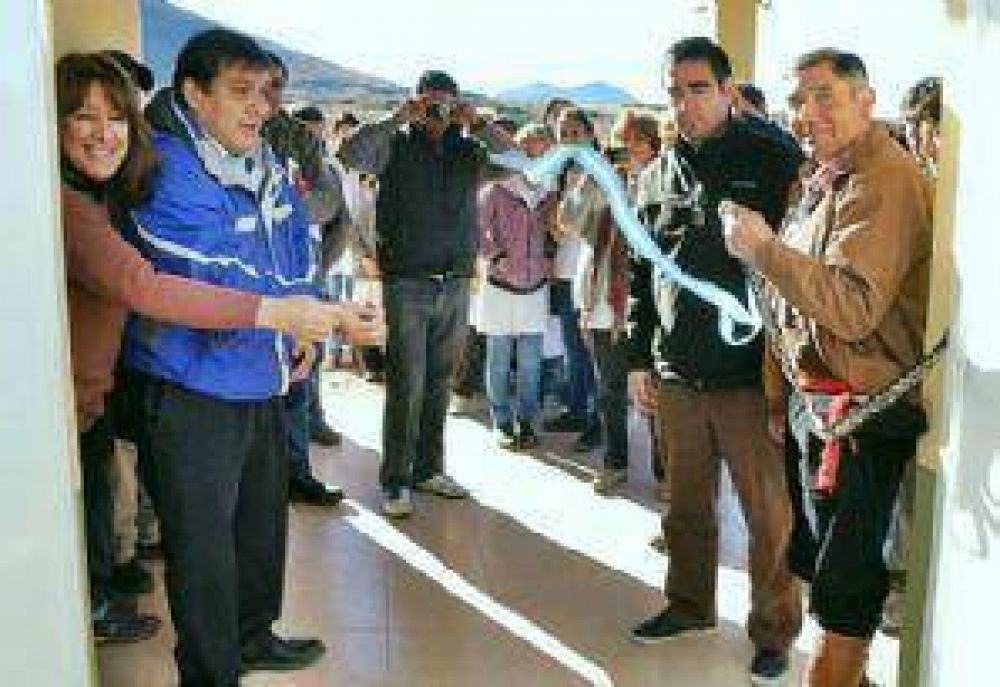 Construyen 20 postas sanitarias en comunidades mapuche