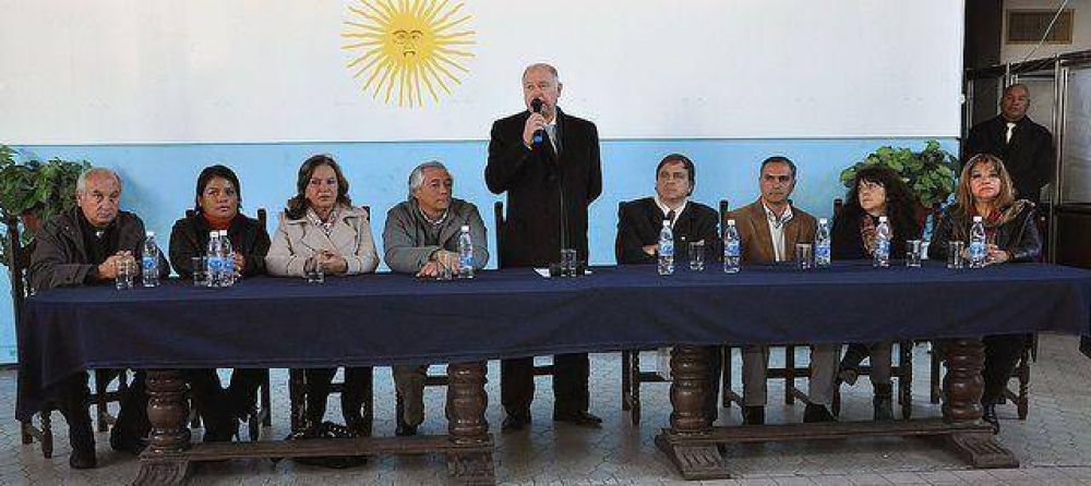 Jenefes entra a tallar en la interna del peronismo de Perico