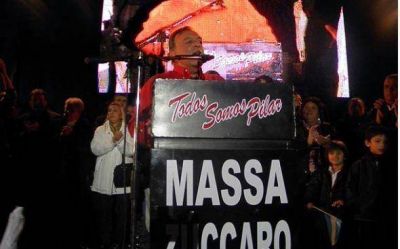 Z�ccaro lanz� la campa�a y pidi� �un triunfo descollante para Massa�