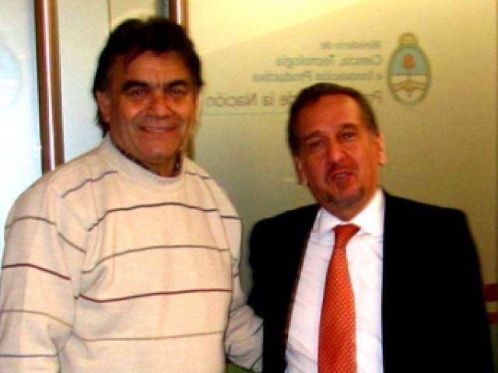 Reuni�n del Intendente con el ministro Lino Bara�ao
