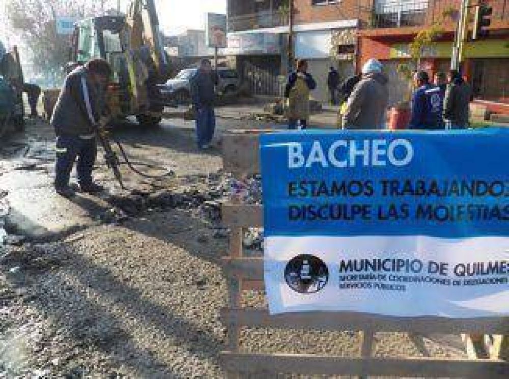 El Municipio comenz� a reparar el peor bache de Camino General Belgrano