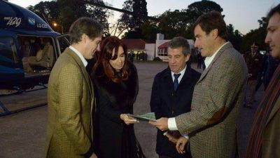 La Presidenta observ� equipos de riego fabricados en Paran�  