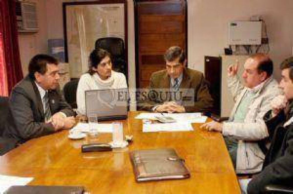 El Gobierno se comprometi� a ayudar al intendente Hoffmann