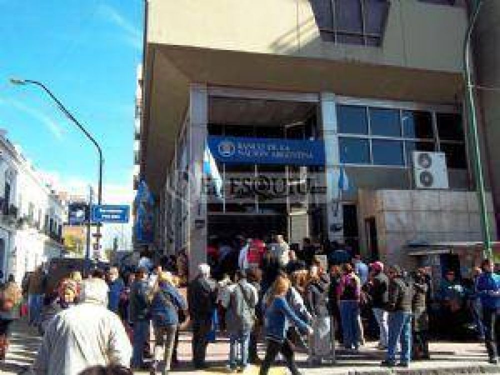Malestar en el Naci�n por demoras en la atenci�n