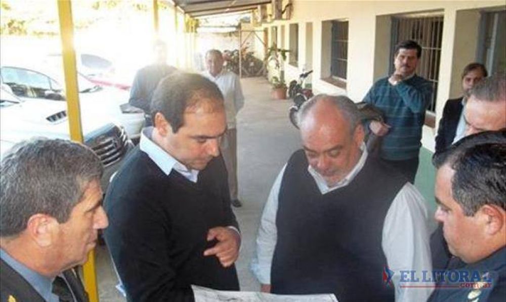 Creciente: sigue la evacuaci�n en Ituzaing� y preparan refugios en Paso de la Patria e Itat�