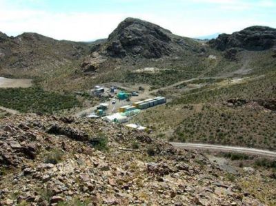 Nuevamente los camioneros paran la miner�a