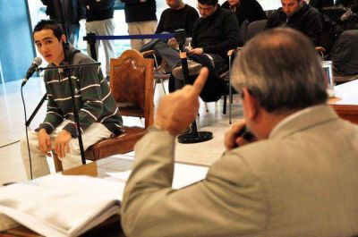 "Me dijeron 'arrodillate, no mir�s que te vamos a matar', y me tiraron dos tiros a los pies"