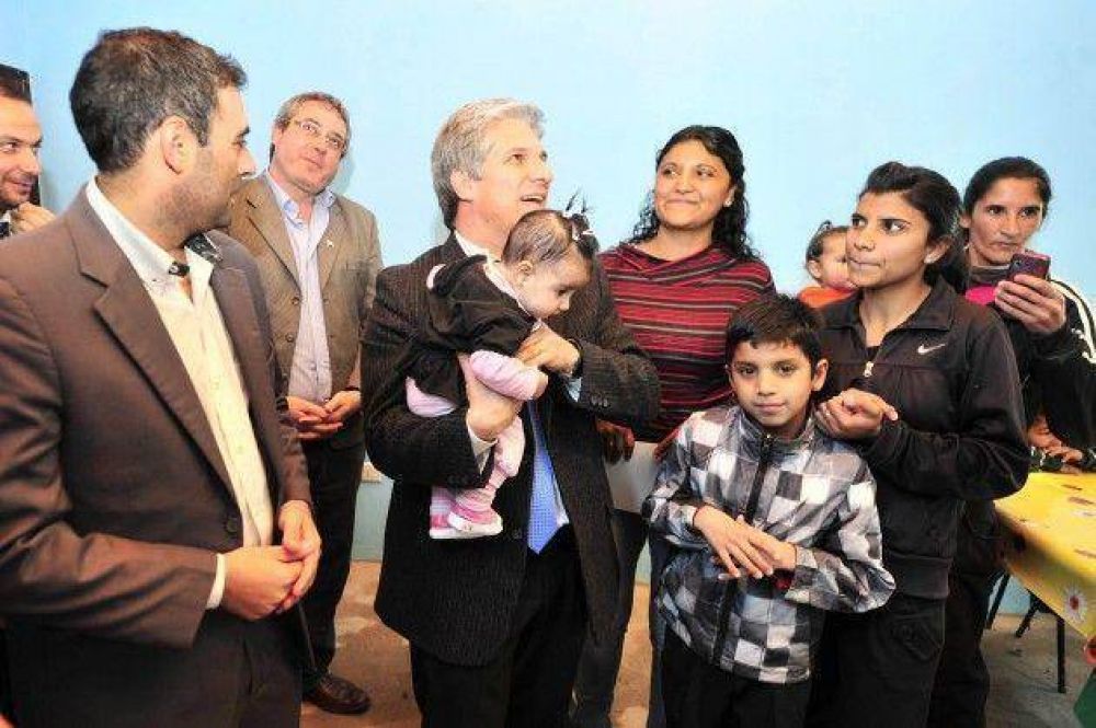 El Gobierno entreg� una vivienda del Plan Solidaridad
