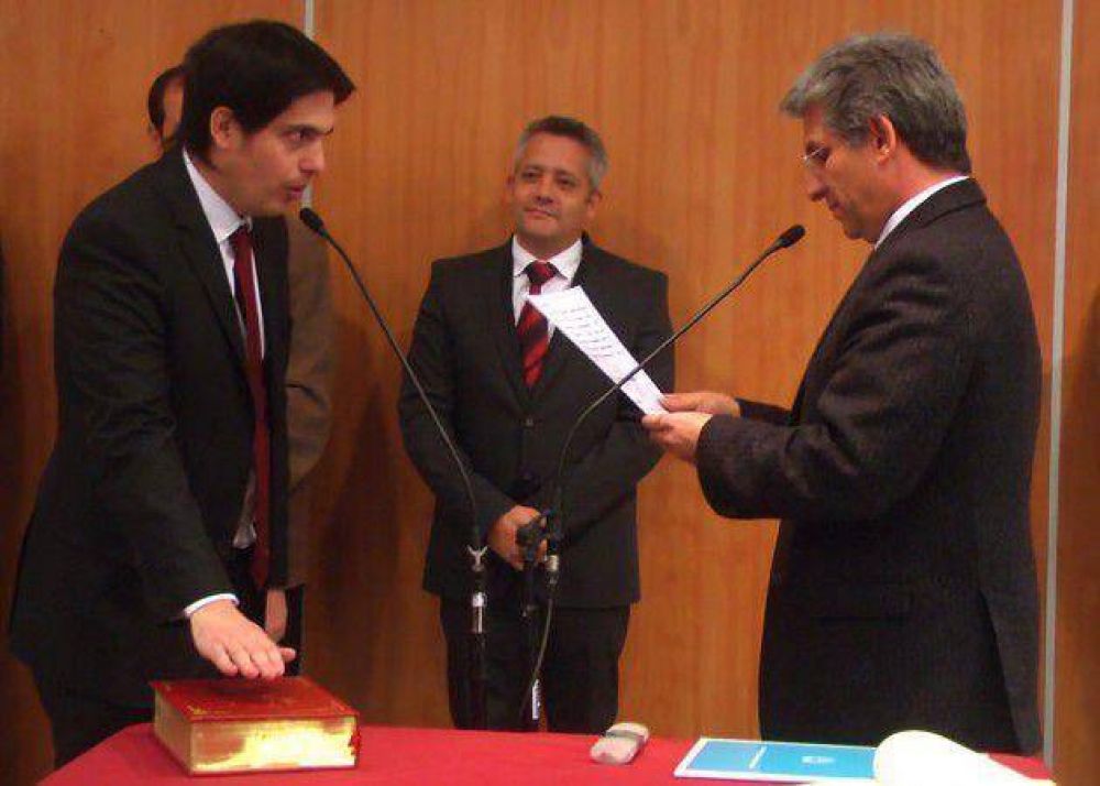 Asumen funcionarios en Hacienda y Seguridad