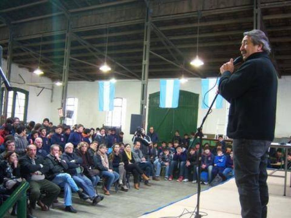 Las netbooks de Conectar Igualdad llegaron a la Escuela T�cnica