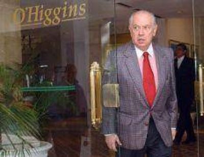 La Justicia orden� investigar a Corach por el caso AMIA