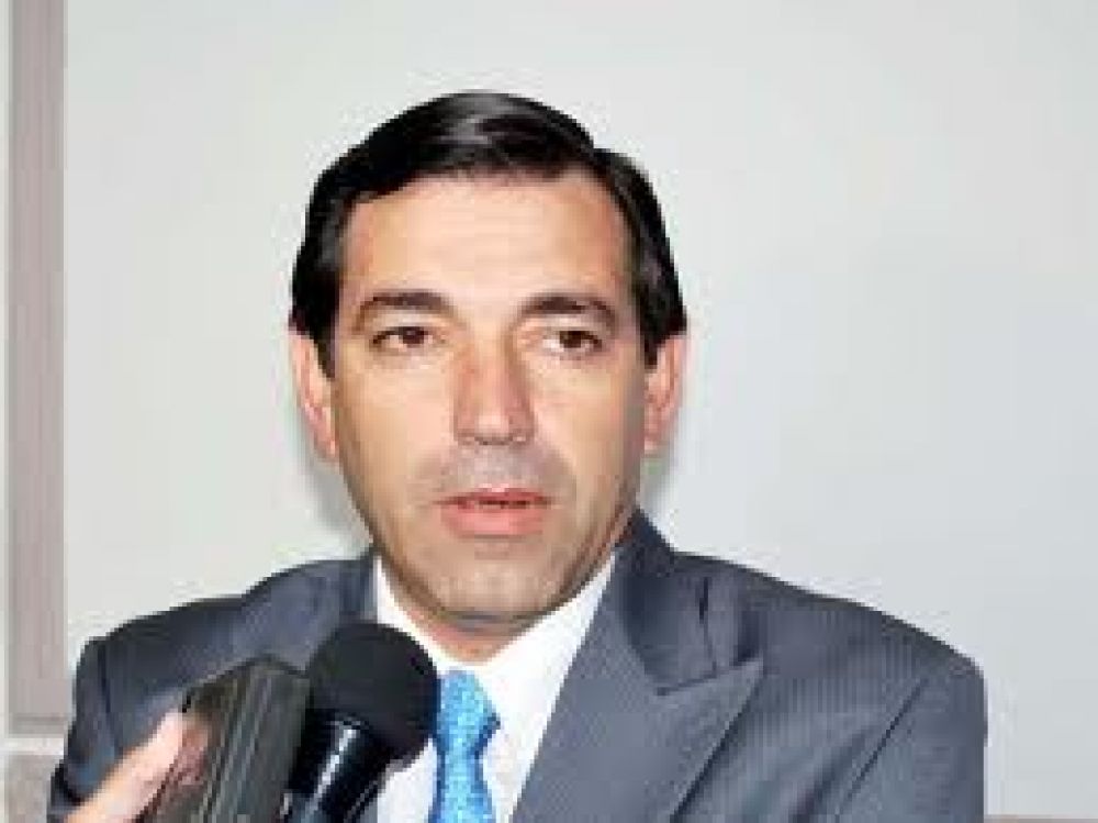 BERRUEZO ANTE EL PARO DE ESTATALES. AHORA EL GOBIERNO CONTARA SU VERDAD