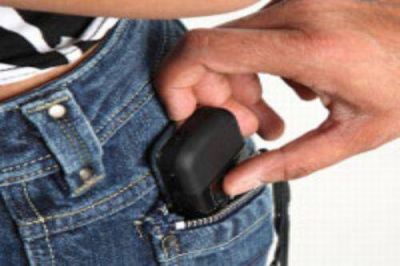 Demorado tras sustraer un tel�fono celular