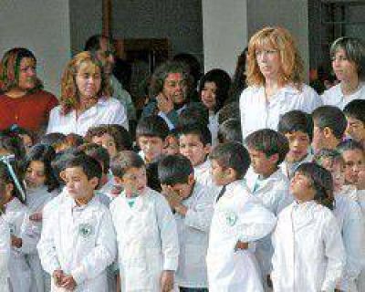 Por falta de pago, unos 200 docentes no asistir�n a sus lugares de trabajo