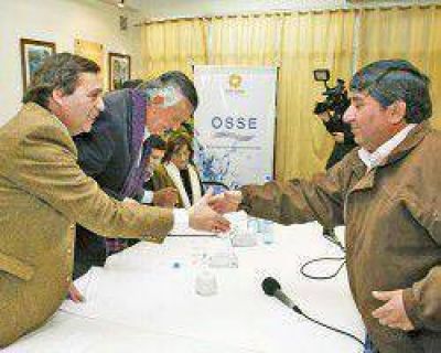 Una vecinal albardonera cedi� a OSSE la administraci�n y distribuci�n del servicio de agua