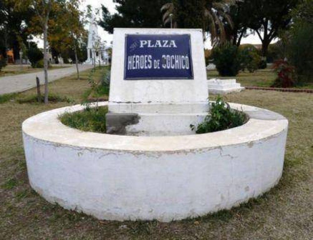Victorica: quieren cambiar nombre a plaza