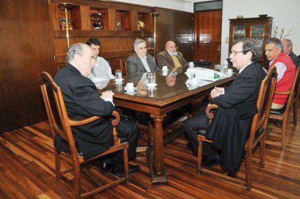 Jorge recibi� al embajador de Cuba
