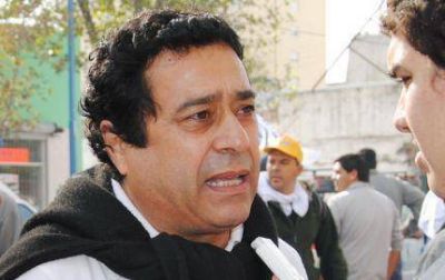 La Uocra calific� de �persona no grata� al municipal Carlos Irazoqui y anticip� que se puede romper la unidad en la CGT