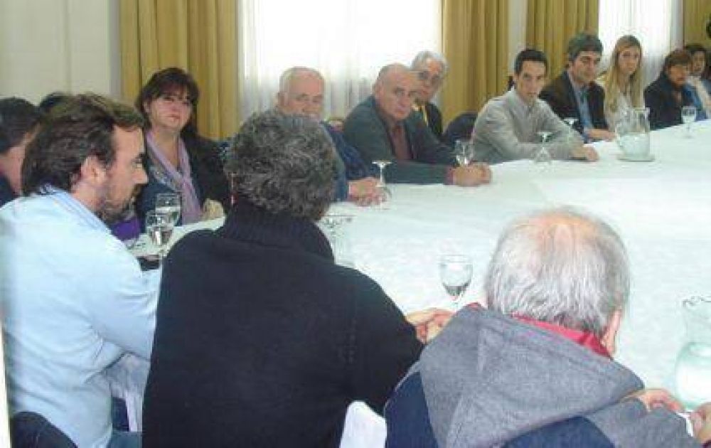 Giri y Scioli delinearon pol�ticas de acci�n con integrantes de la Lista