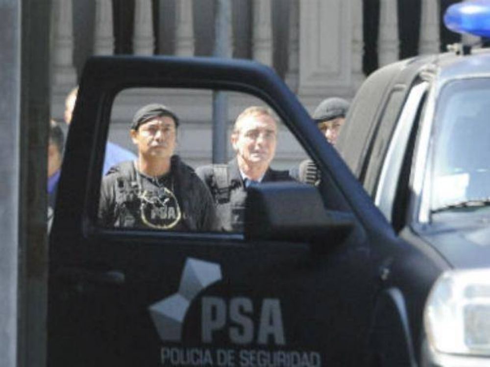 Esta noche se realizar� una marcha en Santa Fe para pedir la libertad del comisario Hugo Tognoli