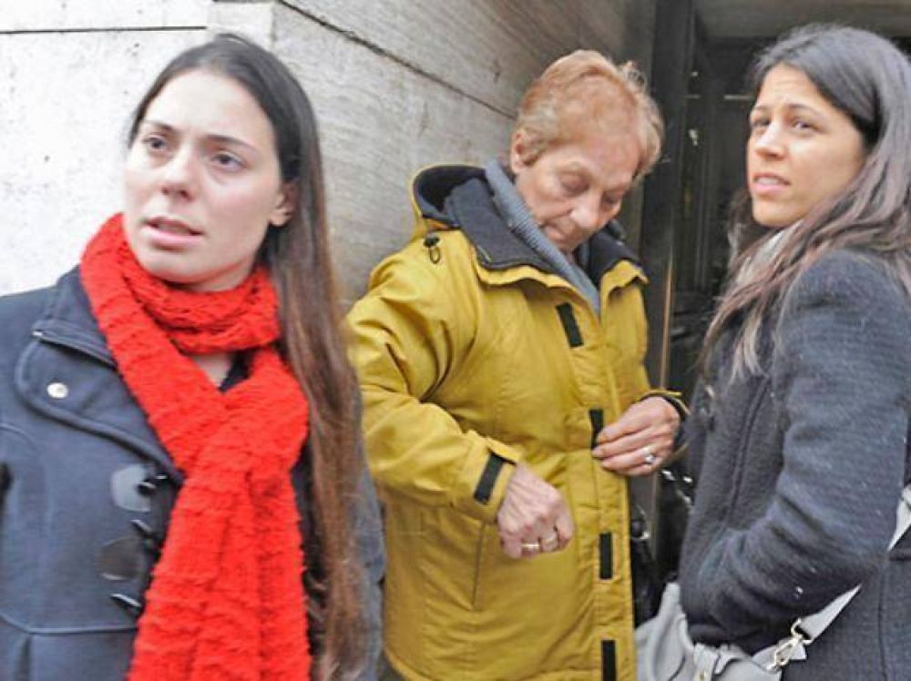 Paula Serra: "Hay un empresario que sabe qui�n mat� a mi hermano"