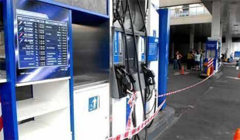 Closs reclam� a las distribuidoras que equiparen los precios de los combustibles en Misiones.