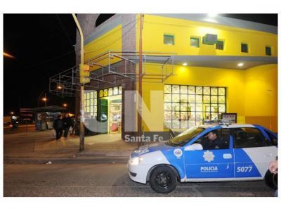 Asaltaron el super El T�nel de la avenida Pe�aloza y E. Zeballos