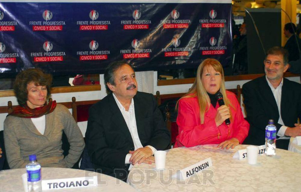 Stolbizer y Alfons�n se presentaron como la "�nica alternativa" al peronismo